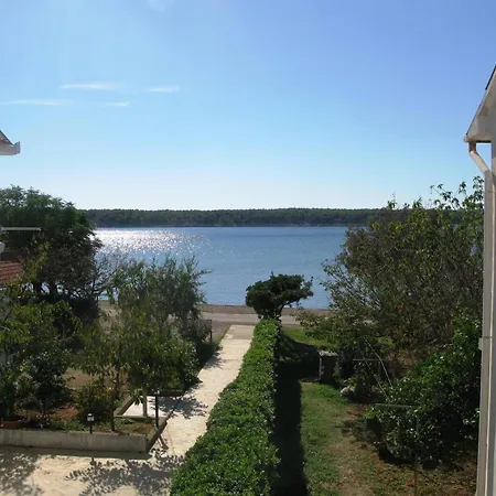 Nena By The Sea In Barbat, Rab Apartament Rab Town
