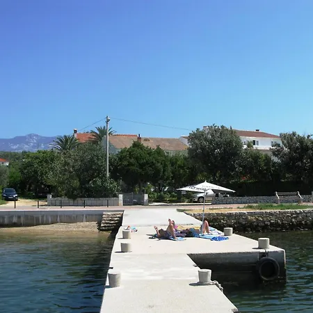 Nena By The Sea In Barbat, Rab *